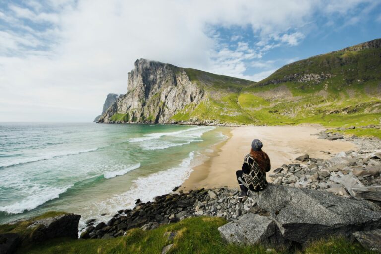 Kvalvika - Ryten er en svært populær tursti. Foto: Visit Lofoten