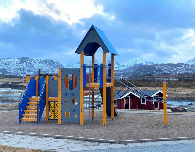 Sjøkanten barnehage er en av de mange private barnehagene i Vestvågøy som får kommunalt tilskudd. Foto: Inger Unstad/Arkivfoto Sjøkanten barnehage Foto: Inger Unstad