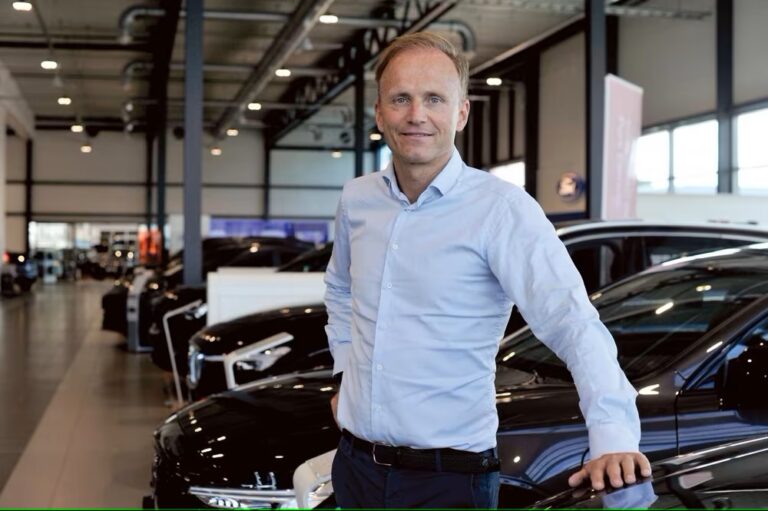 «Bilforhandler» Thor Drechsler tror 2023 blir et krevende år. Foto: Morten Moe